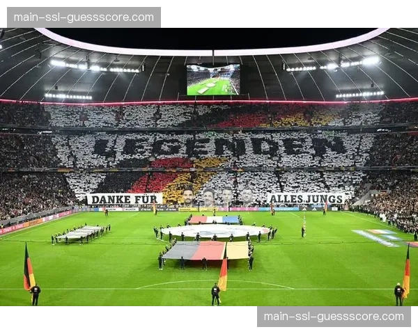 蒙彼利埃对阵布雷斯特，主队球迷打出巨型Tifo纪念俱乐部成立五十周年