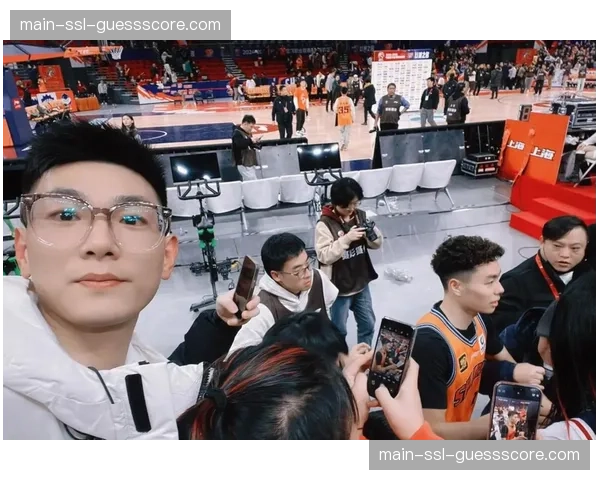 【2026年4月CBA联赛肋部渗透与纵深突破分析·人物·专访上海队后卫李添荣专访，谈论从美式训练中学习到的突破技巧应用